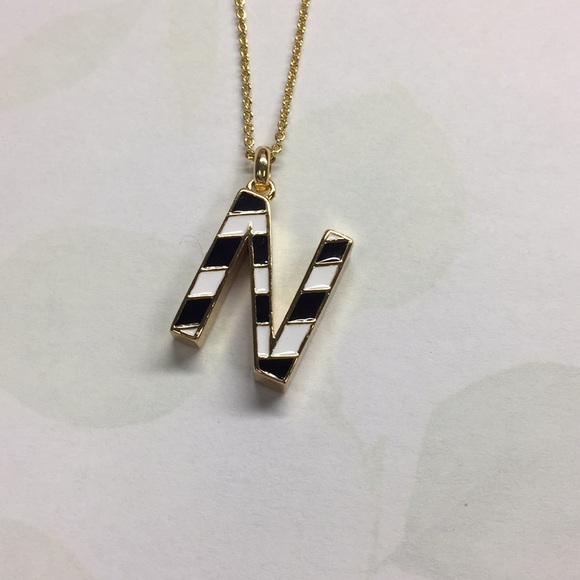 Ann Taylor Initial ‘N’ Necklace - Picture 2 of 3